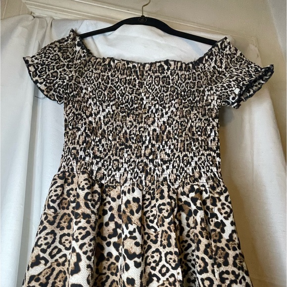 205 Collins Off the Shoulder Leopard Print Romper with Long Skirt Overlay Size S - Picture 5 of 16